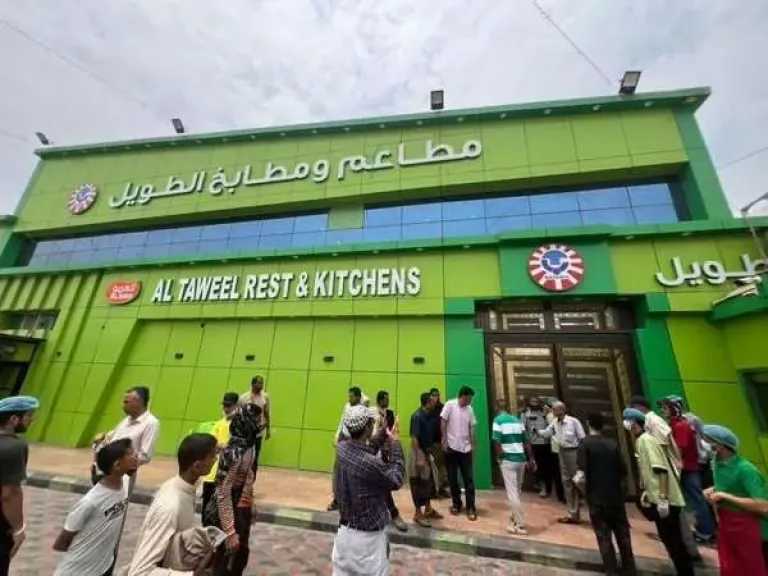 اخبار-اليمن-الان-|-حملة-رقابية-موسعة-في-الشيخ-عثمان-لإغلاق-مطاعم-مخالفة-للتسعيرة-الرسمية