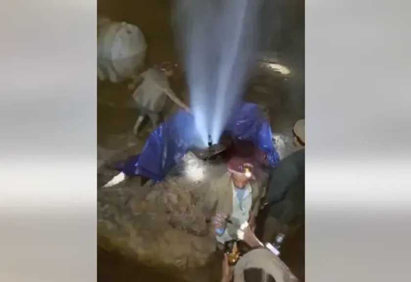 اخبار-اليمن-الان-|-شاهد-بالفيديو-اكتشاف-بئر-غاز-في-بني-حشيش.-وخبير-يوضح-تفاصيل-صادمة