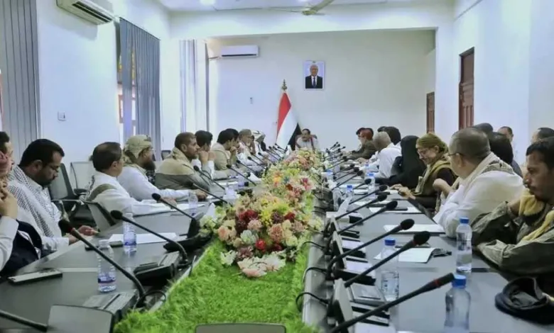 اخبار-اليمن-الان-|-قرارات-حاسمة-تلزم-التجار-بخفض-الأسعار-والبيع-باليمني-وتمنعهم-من-شراء-العملات-الأجنبية-من-المواطنين