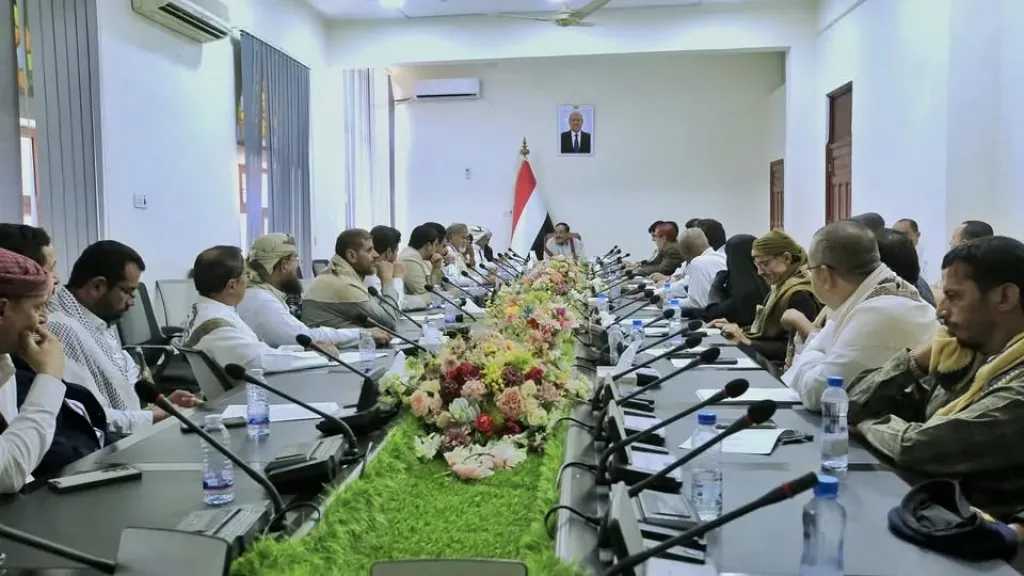 اخبار-اليمن-الان-|-قرارات-حاسمة-تلزم-التجار-بخفض-الأسعار-والبيع-باليمني-وتمنعهم-من-شراء-العملات-الأجنبية-من-المواطنين