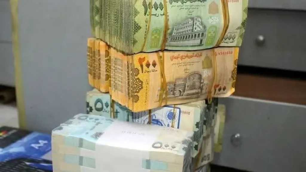 اخبار-اليمن-الان-|-صحفي-يكشف-عن-جهود-غير-مسبوقة-لتثبيت-سعر-الصرف-وعودة-الريال-السعودي-إلى-300-ريال-يمني