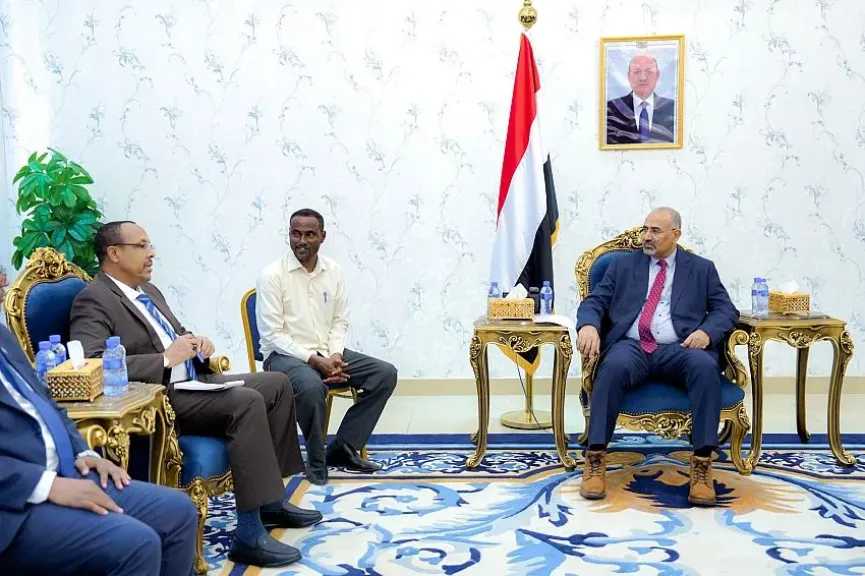 اخبار-اليمن-الان-|-عيدروس-الزبيدي-يتهم-صراحة-هذه-الأطراف-بالتنسيق-المشترك-مع-مليشيات-الحوثي