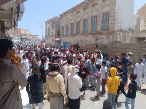 اخبار-حضرموت-|-#شحير-تشهد-مسيرة-حاشدة-تضامناً-مع-أهالي-#تريم-وتأييدا-لأجراءات-البنك-المركزي-بعدن
