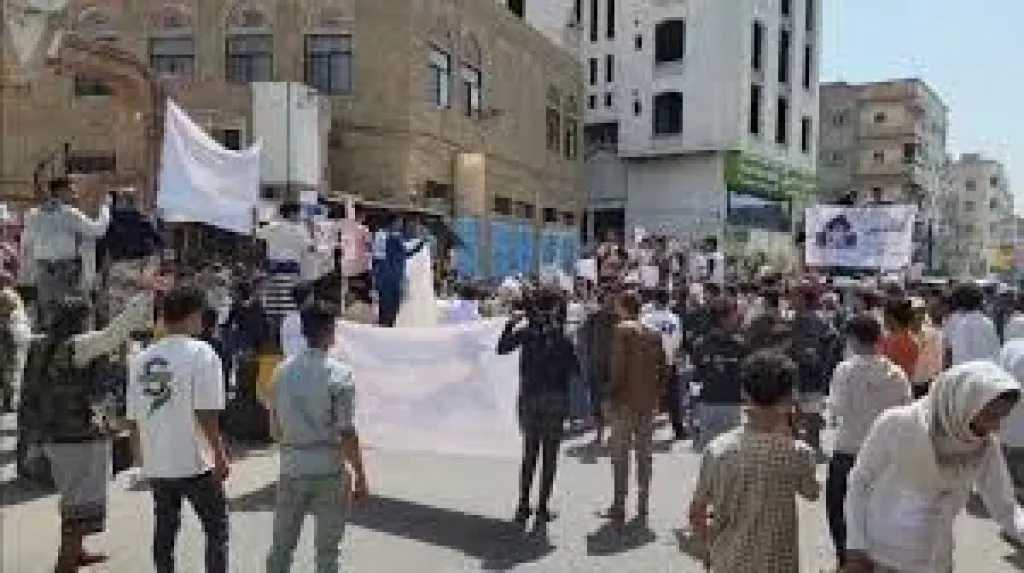 اخبار-اليمن-الان-|-تعز-تشهد-إغلاقاً-واسعاً-للمحال-التجارية-احتجاجاً-على-أزمة-العملات-الأجنبية-وارتفاع-الأسعار
