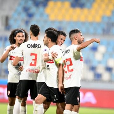 شاهد احتفال لاعبي الزمالك مع الجماهير بعد الفوز أمام سيراميكا وظهور خاص للصفقة الجديدة- فيديو وصور