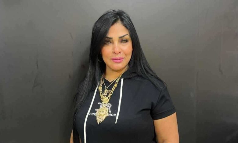 غموض حول غياب أهلها.. مواقع التواصل تضج بنبأ العثور على طفلة ليبية