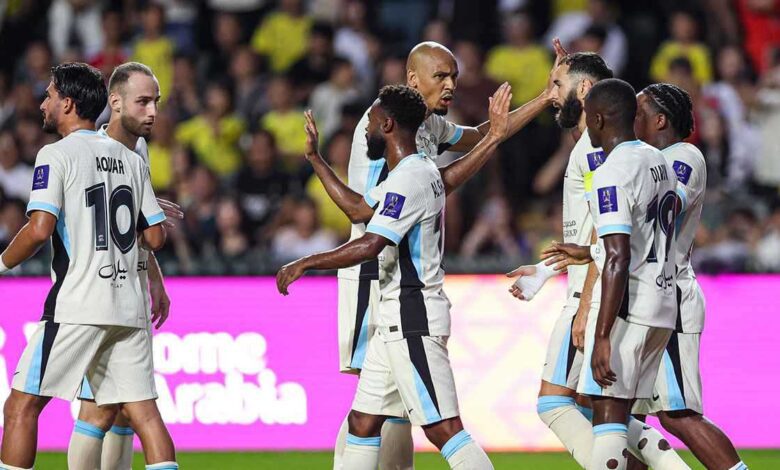 جعلته ينتفض في المدرجات.. من هي الحكمة التي فجرت غضب ميسي؟ (فيديو)