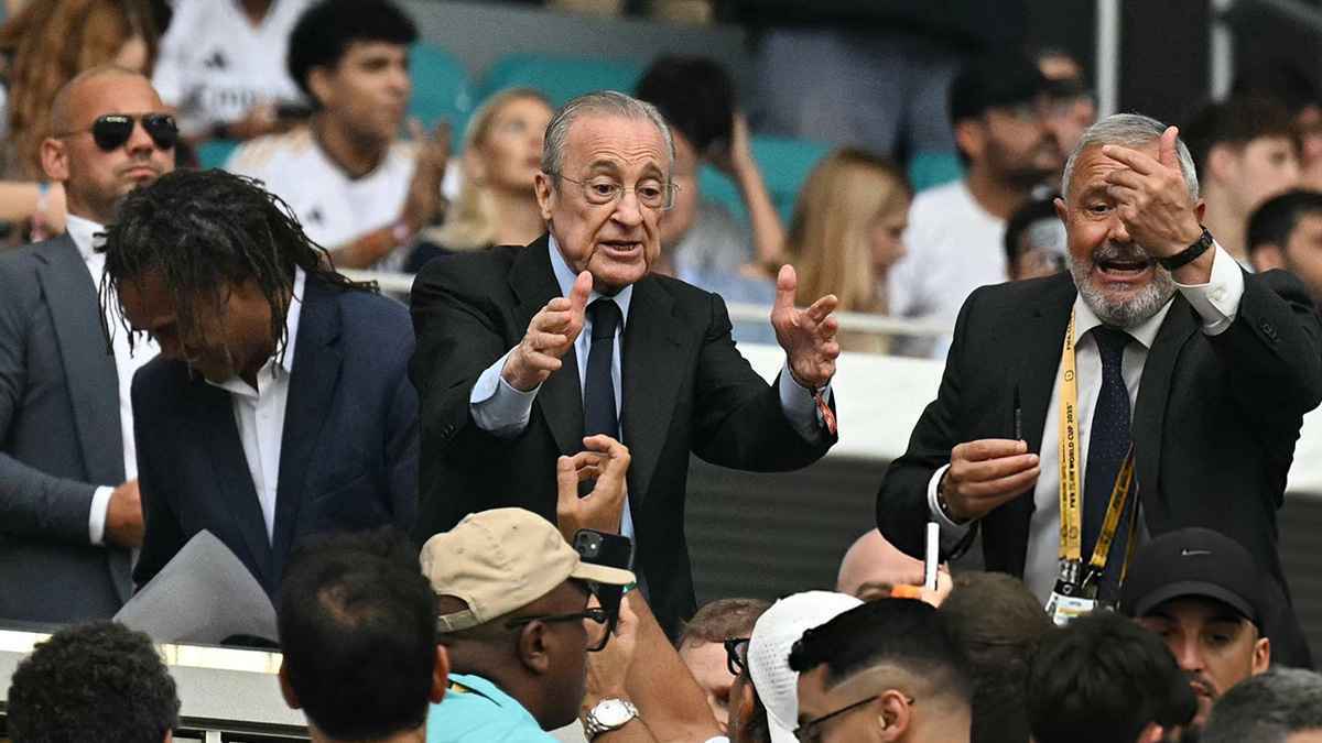 ليون الفرنسي يضمّ رسميا نجل أسطورة برشلونة