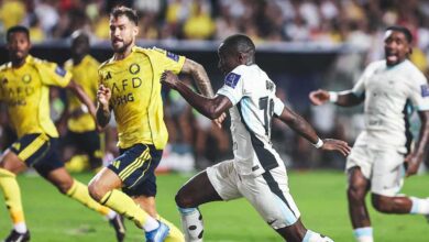 مبابي وحكيمي يظهران على يخت رفقة فتيات مجهولات (صور)