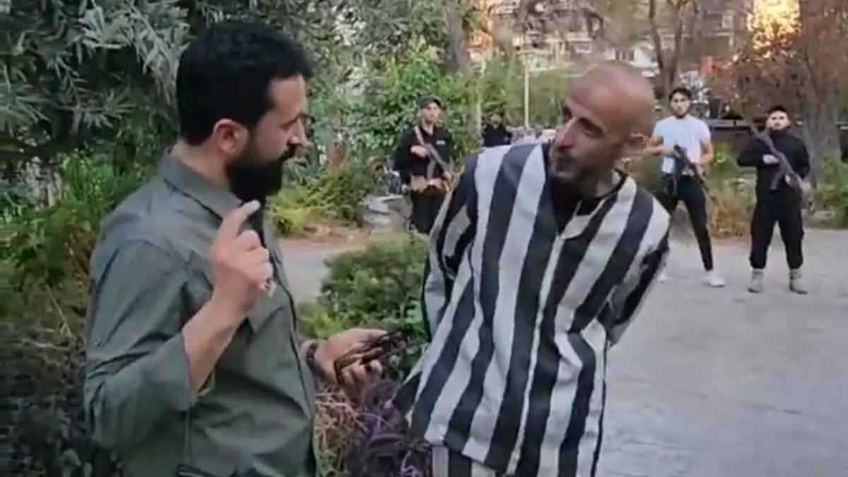 تمسكت بشجرة.. فتاة تنجو بأعجوبة من فيضانات تكساس (فيديو)