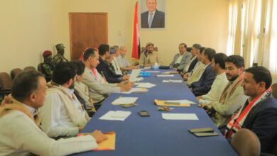 إقرار إجراءات جديدة لتعزيز الرقابة على القطاع المصرفي وضبط الأسعار بمأرب