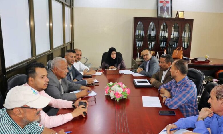 اجتماع بتعز يناقش الاوضاع الصحية وافتتاح مركز لمعالجة الإسهالات المائية والكوليرا
