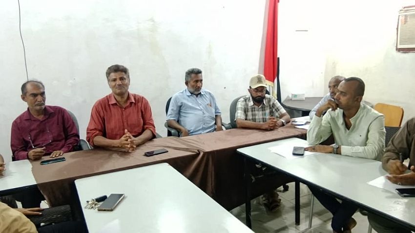 اجتماع صحي يناقش خطط تطوير الإدارات الصحية وتعزيز الاستجابة للطوارئ في الحديدة