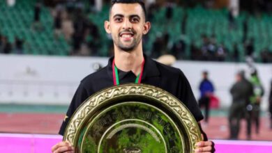 عرض قطري يهدد بقاء يوسف بلعمري مع الرجاء الرياضي