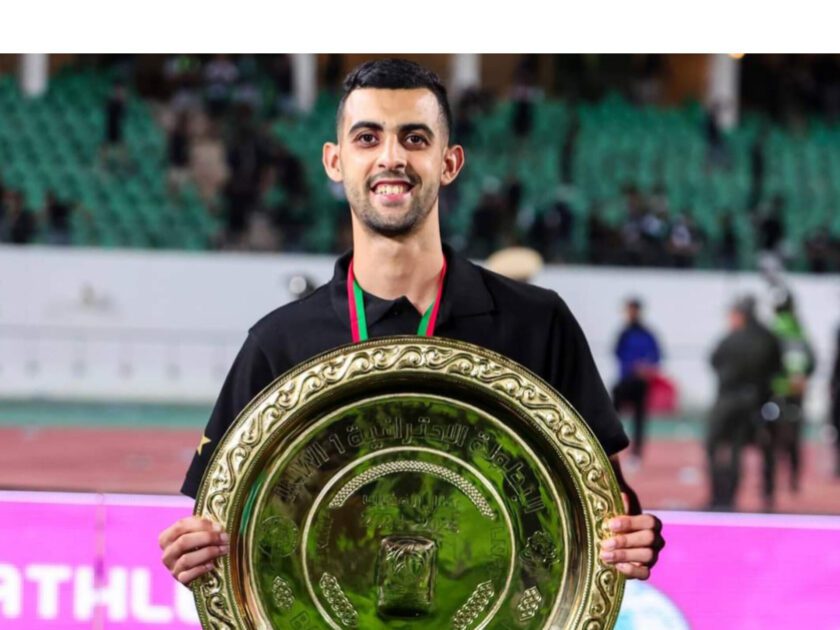 عرض قطري يهدد بقاء يوسف بلعمري مع الرجاء الرياضي