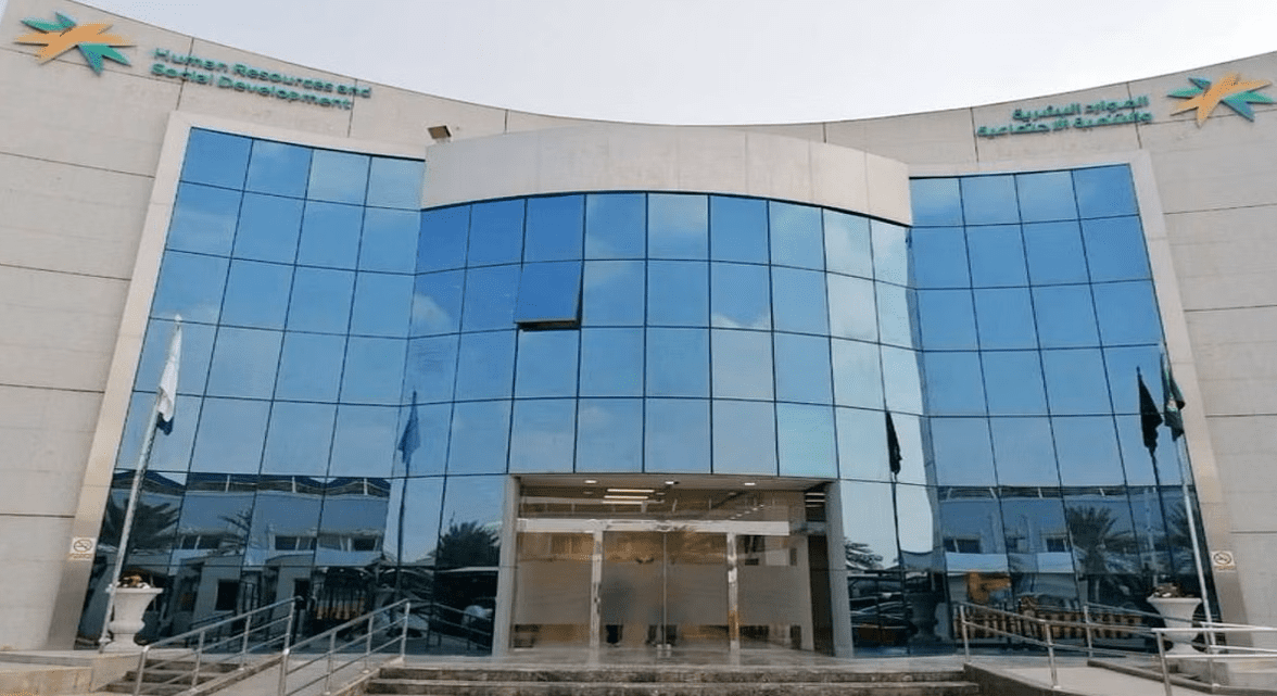 460 ألف عامل معتمد.. "الاعتماد المهني" يغطي 160 دولة و1000 مهنة