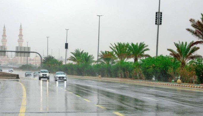 أمطار خفيفة ورياح نشطة على نجران وتبوك