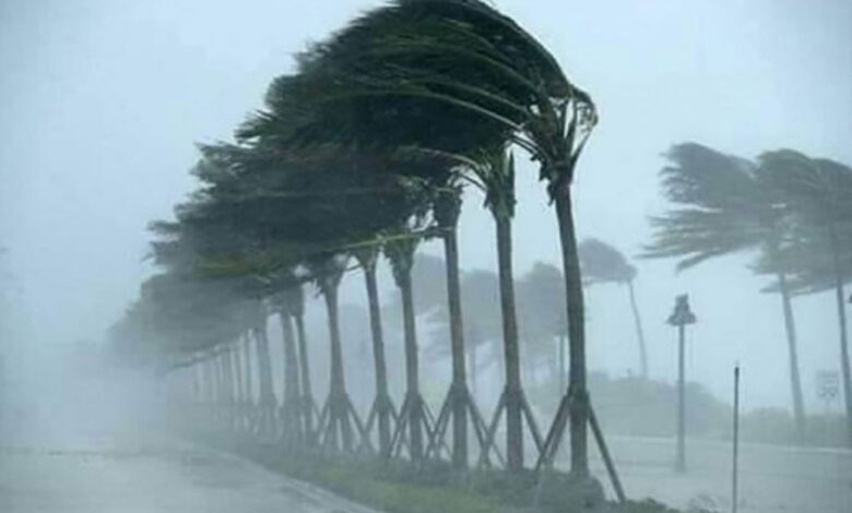 أمطار ورياح شديدة السرعة على جدة ورابغ