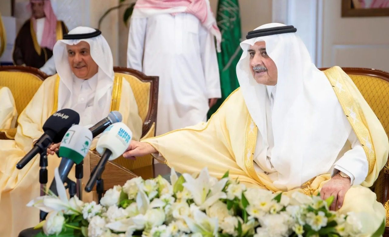 أمير تبوك يدشّن ويضع حجر أساس 48 مشروعا بأكثر من 4.4 مليار ريال