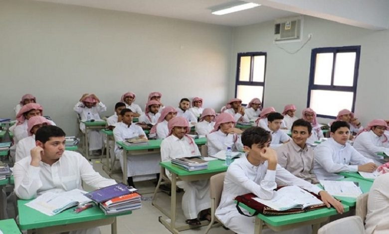 استعدادًا للعام الدراسي الجديد.. عودة المعلمين اليوم في 11 منطقة