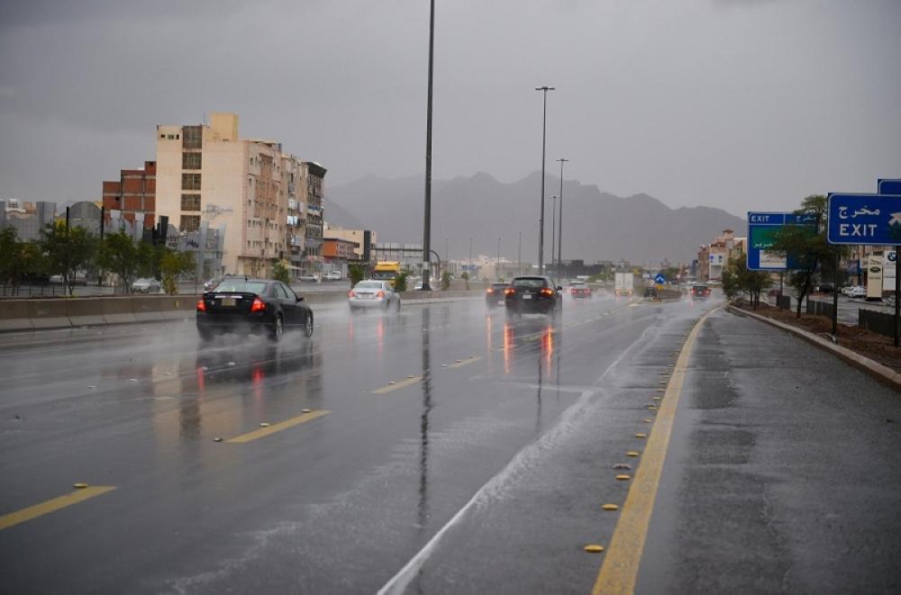 جدة تستعد للأمطار.. خطط ميدانية وتحذيرات للسكان