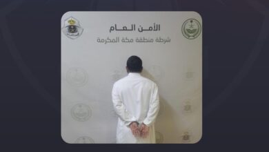 شرطة جدة تقبض على شخص لإتلافه جهاز رصد آلي