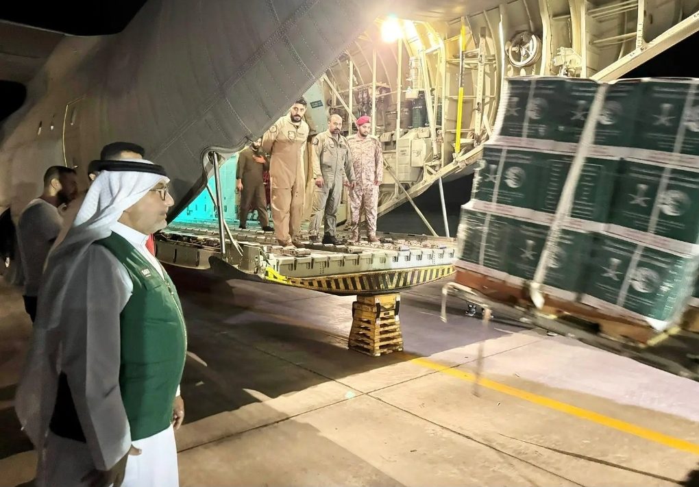 وصول الطائرة الإغاثية السعودية الـ60 لإغاثة الشعب الفلسطيني في غزة