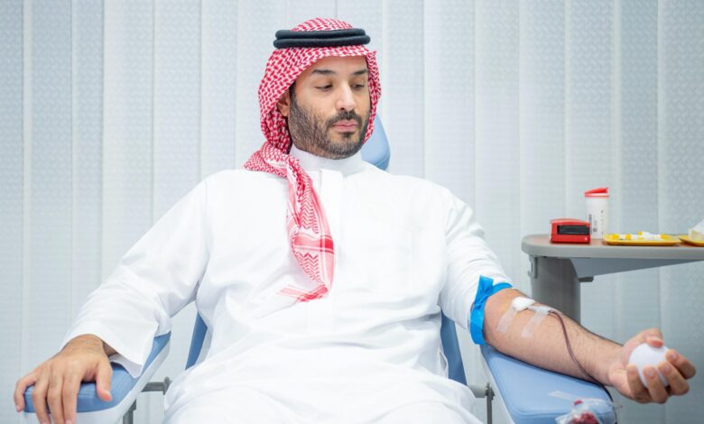 ولي العهد يتبرع بالدم ويطلق الحملة الوطنية السنوية للتبرع