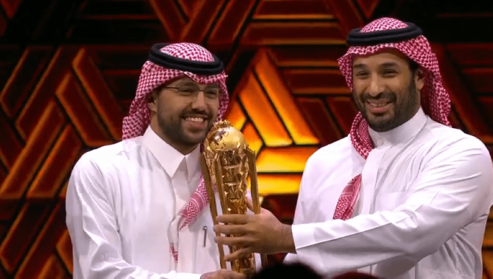 ولي العهد يتوج "فالكونز" بكأس العالم للرياضات الإلكترونية