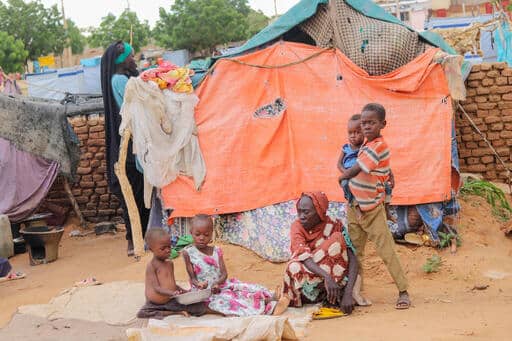 الصحة العالمية تُطالب بإدخال إمدادات لـ «الفاشر» لإنقاذ حياة 130 ألف طفل