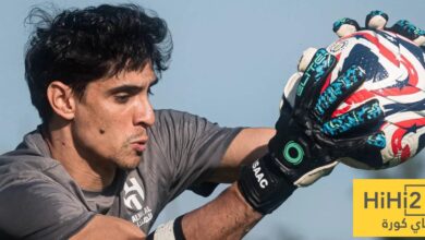 الهلال يقترب من حل ذكي لحراسة المرمى!