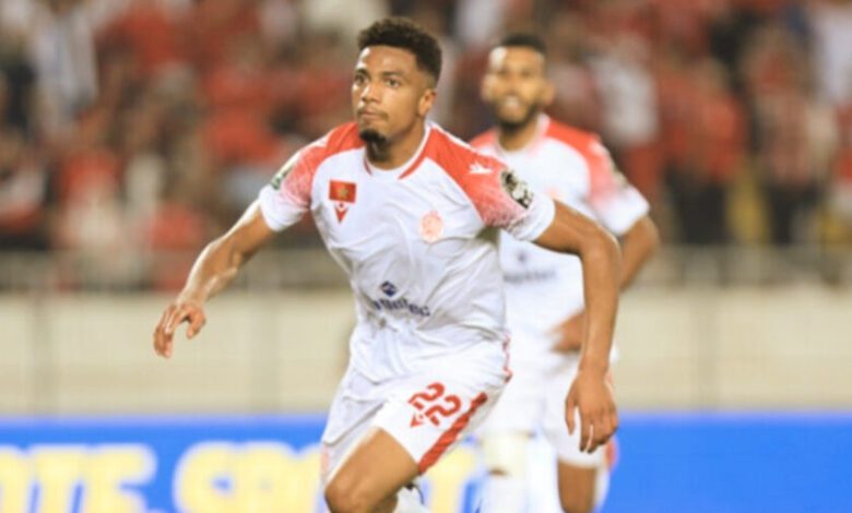 الجيش الملكي قد يحرم الوداد الرياضي من أيوب العملود