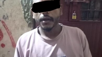 أمن لودر يلقي القبض على متهم بسرقة أسلاك الكهرباء