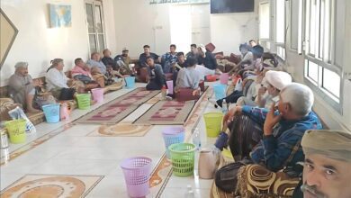 أهالي فلسان بيافع رصد يعقدون اجتماعاً لمناقشة آلية عمل الصندوق الخيري التنموي وأولوياته