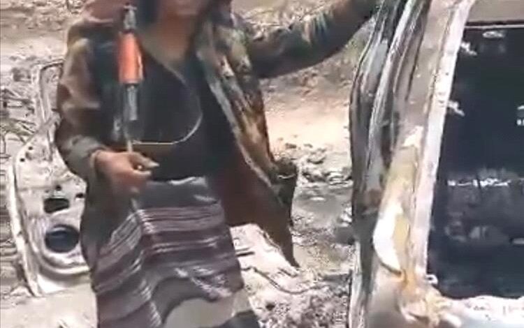 إدارة أمن أبين تتسلم مطلوبًا أمنيًا في قضية إحراق سيارة مشروع سد حسان
