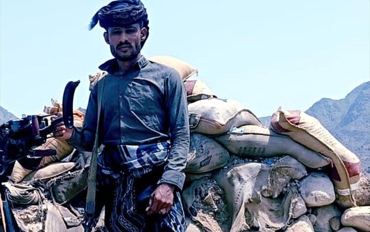 الأزارق تزف شهيدها الرابع .. الجندي معين أحمد صالح في جبهة حيس