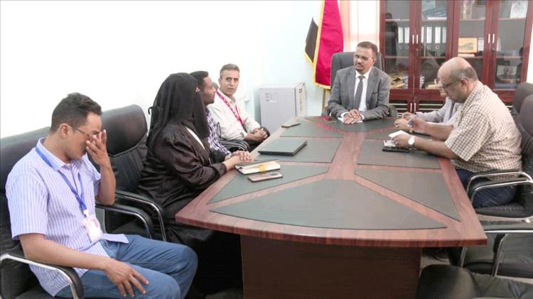 الأمين العام لمحلي حضرموت يناقش أوجه التنسيق والتعاون بين السلطة المحلية ومنظمة سي كور لدعم القطاعات الحيوية بالمحافظة