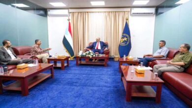 الزُبيدي يلتقي قيادة أسمنت الوحدة "باتيس" ويطلع على تفاصيل الاعتداءات المتكررة عليه