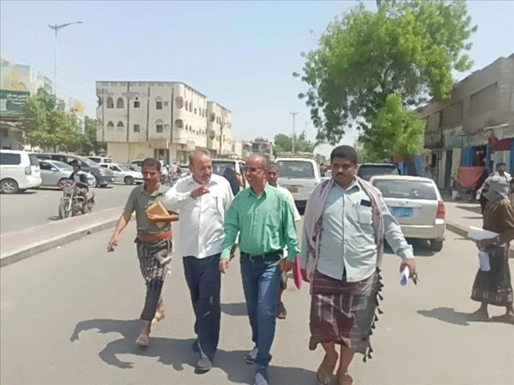 السلطة المحلية بزنجبار ومكتب الصحة بأبين ينفذان حملة تفتيش لضبط أسعار الأدوية