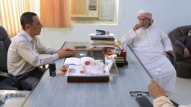 العمودي والمنهالي يناقشان اوضاع الخدمات الصحية بمديرية رماه