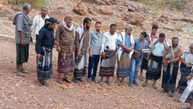 بتوجيهات محافظ شبوة .. مدير عام حبان يدشن مع الفريق الهندسي دراسة أولية لسفلتة طريق العرم – هدى