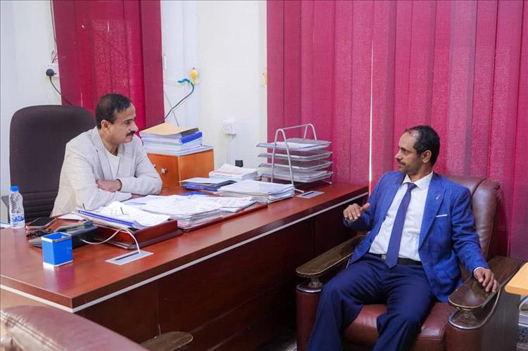 بدعم إماراتي.. محافظ شبوة يطلق المرحلة الثانية من مشاريع مؤسسة خليفة بتأهيل 11 مستشفى