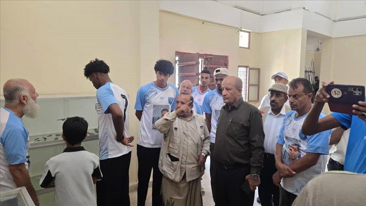 رئيس الاتحاد العام للطائرة وبعثة نادي الميناء وأساطير اللعبة يزورون متحف شبوة : رحلة في عمق التاريخ اليمني
