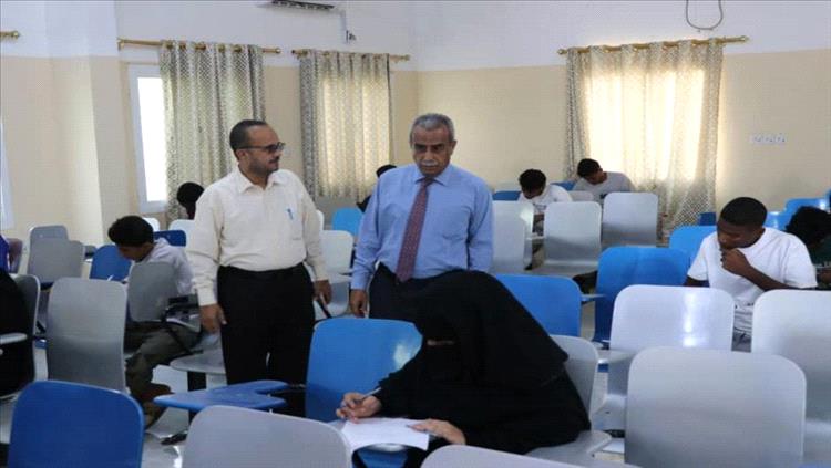 رئيس جامعة أبين يدشّن امتحانات القبول للعام الجامعي 2025 / 2026م في كلية الحاسوب وتقنية المعلومات