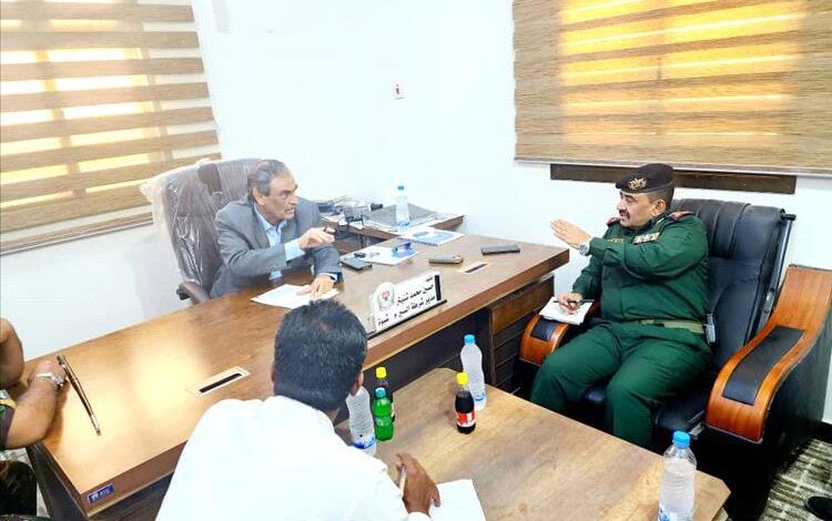 شرطة السير بشبوة تتخذ خطوات للمساهمة في تنظيم حركة المرور وتقليل حوادث السير بمدينة عتق