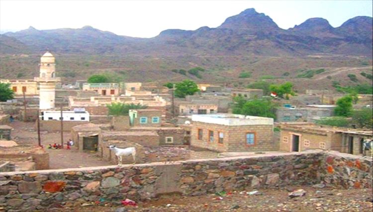 لحج.. مدير عام المسيمير يوجه مكتب التجارة والصناعة بضرورة ضبط الصرف ومراقبة الأسعار