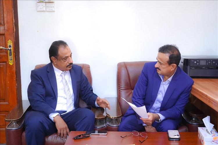محافظ شبوة يطلع على مجمل الأوضاع والمتطلبات الخدمية بمديرية جردان