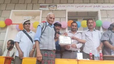 مدرسة المقيصرة بيافع سرار تكرم أوائل طلابها ونخبة من معلميها المتميزين