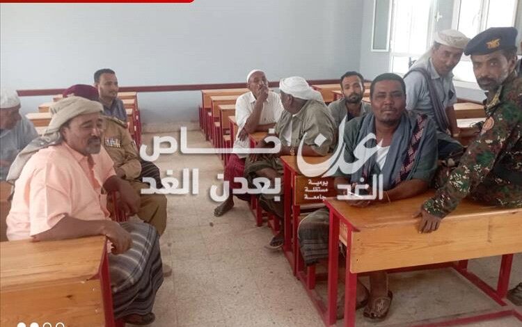 مدير عام أحور ورئيس انتقالي المديرية والأجهزة الأمنية والعسكرية يلتقون بعدد من تجار أحور