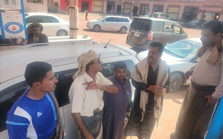 مدير عام مديرية رضوم يشدد على الالتزام بتسعيرة المشتقات النفطية المحددة من قبل شركة النفط بالمحافظة